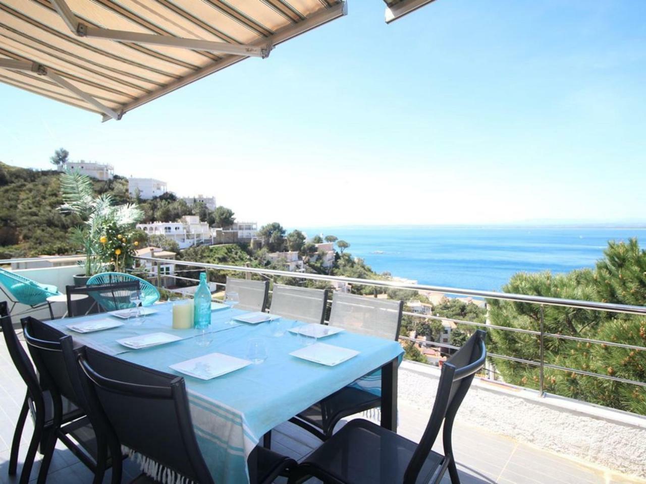 8007 Velasquez Villa Roses